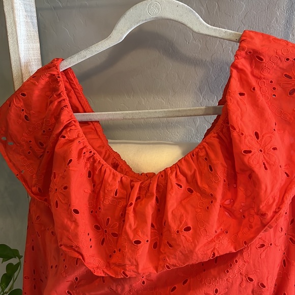 Red Ann Taylor cutout patterned blouse with ruffle neckline detail - Picture 2 of 2